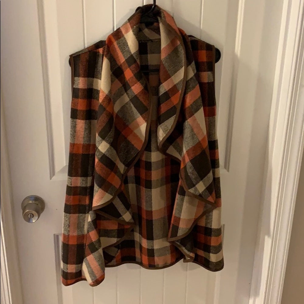 Vest - Picture 3 of 5